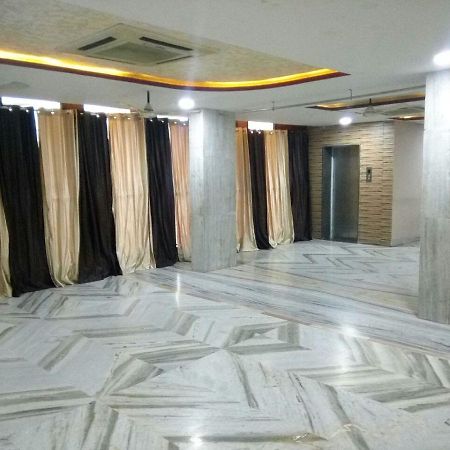 Raigarh Hotel Shree Pushpak מראה חיצוני תמונה
